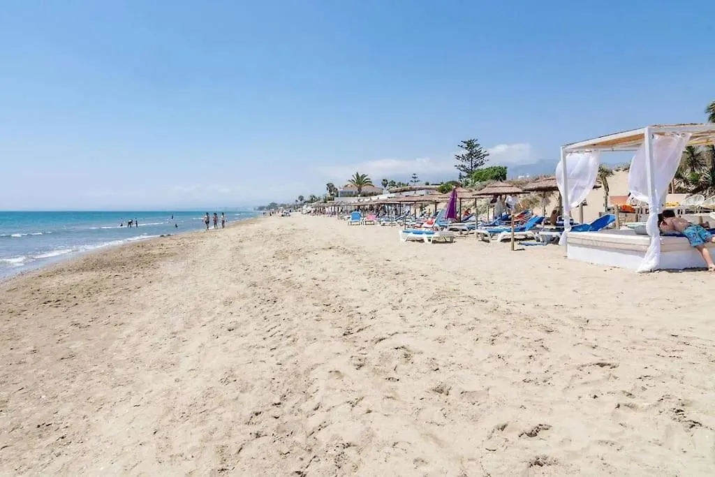 Alvarito Playa Marbella Front Beach Apartment Spain